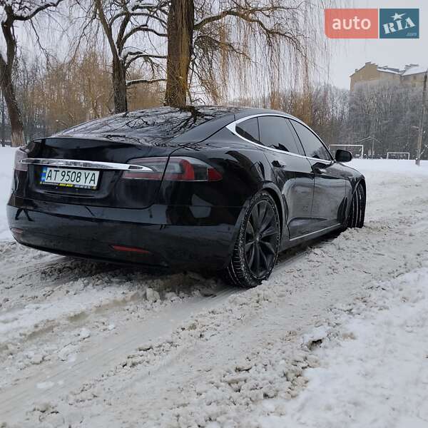Ліфтбек Tesla Model S 2016 в Івано-Франківську