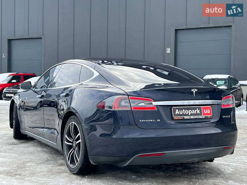 Ліфтбек Tesla Model S 2014 в Львові