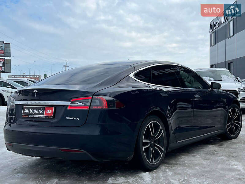 Ліфтбек Tesla Model S 2014 в Львові