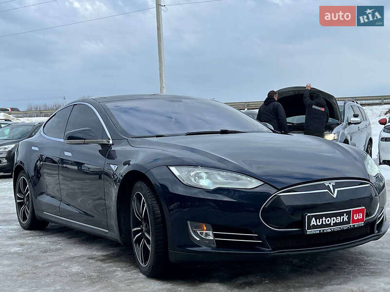 Ліфтбек Tesla Model S 2014 в Львові