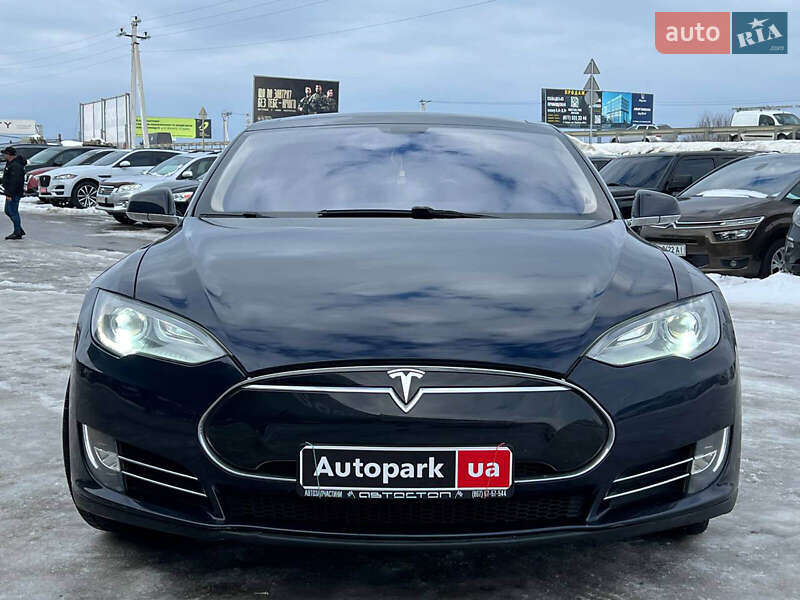 Ліфтбек Tesla Model S 2014 в Львові