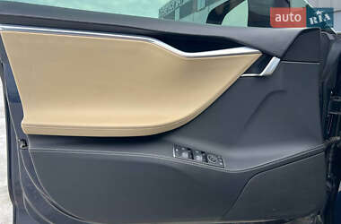 Лифтбек Tesla Model S 2014 в Львове