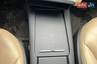 Лифтбек Tesla Model S 2014 в Львове