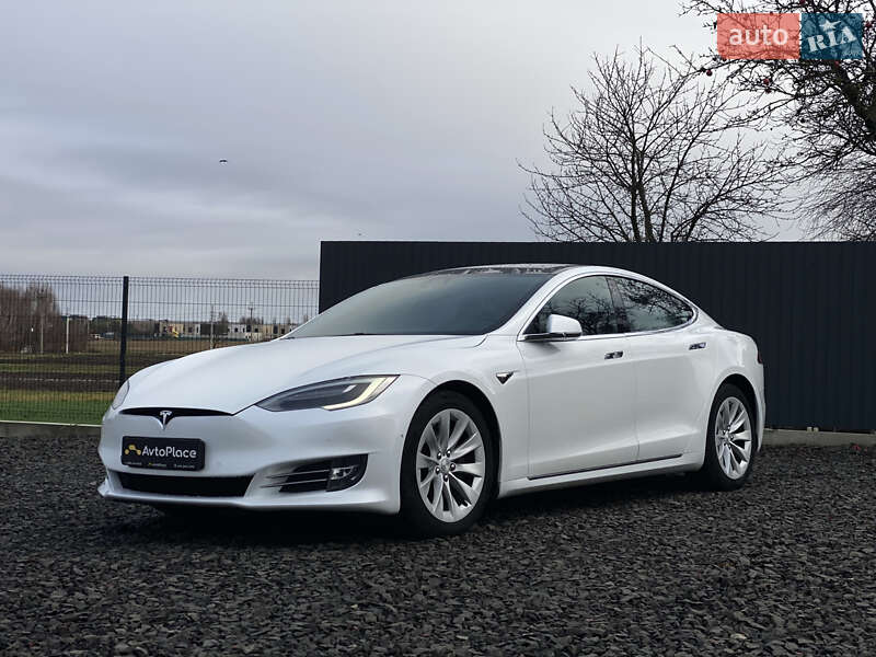 Ліфтбек Tesla Model S 2017 в Луцьку