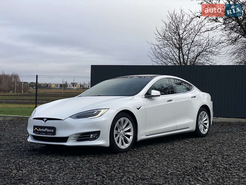 Ліфтбек Tesla Model S 2017 в Луцьку