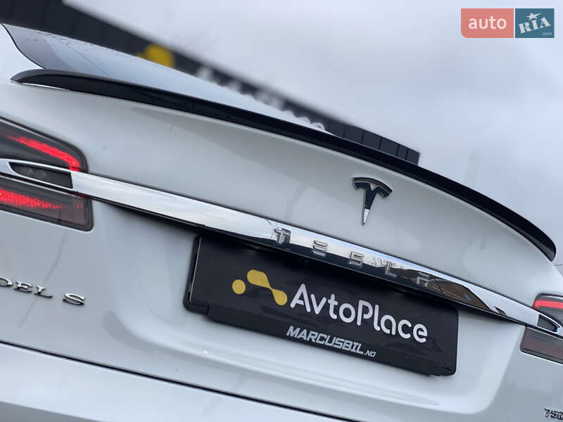 Ліфтбек Tesla Model S 2017 в Луцьку