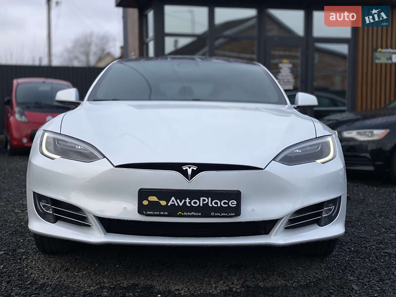 Ліфтбек Tesla Model S 2017 в Луцьку