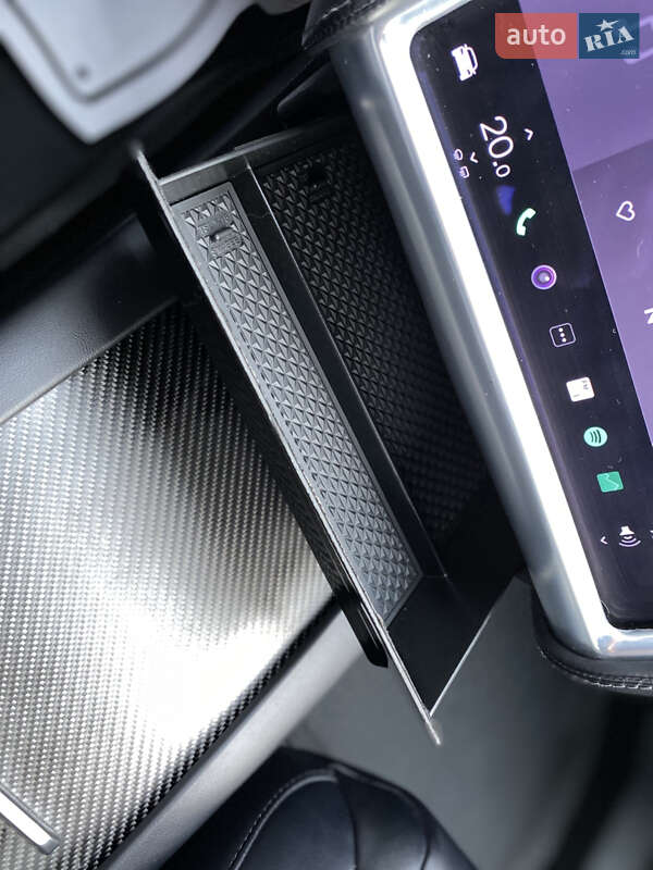 Ліфтбек Tesla Model S 2017 в Луцьку