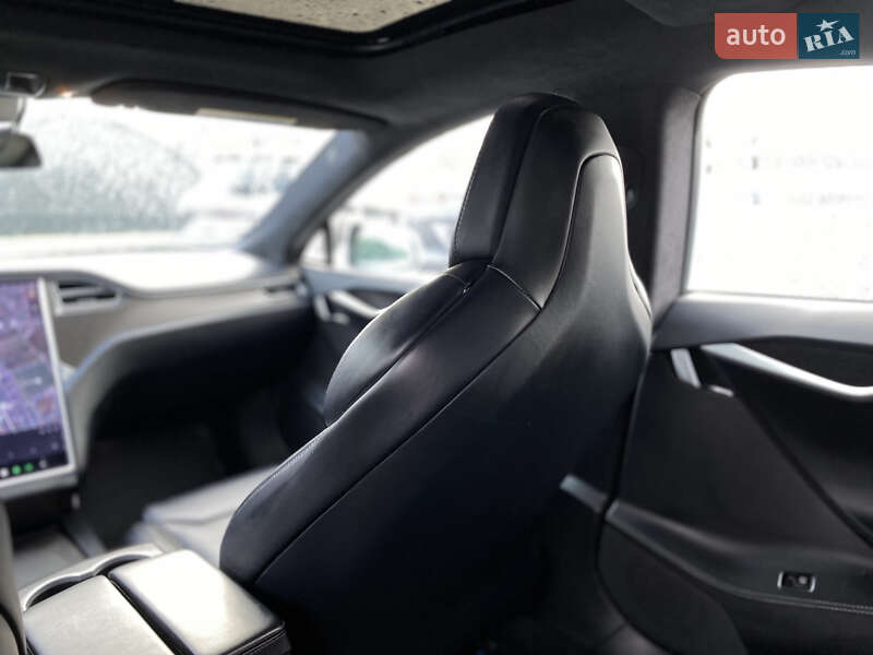 Ліфтбек Tesla Model S 2017 в Луцьку