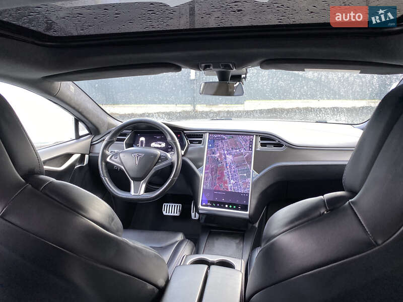 Ліфтбек Tesla Model S 2017 в Луцьку