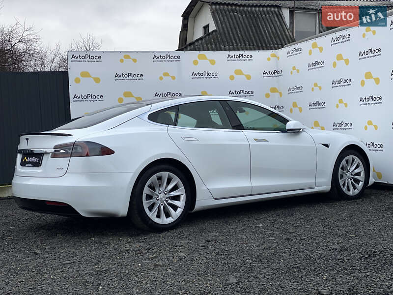 Ліфтбек Tesla Model S 2017 в Луцьку