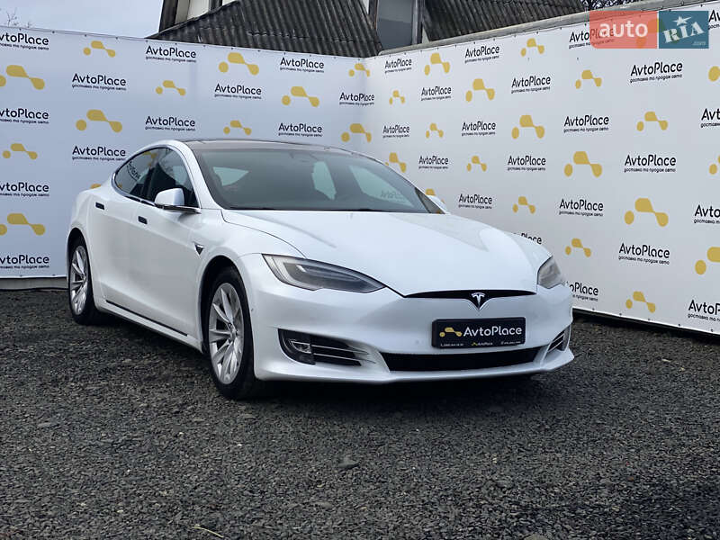Ліфтбек Tesla Model S 2017 в Луцьку