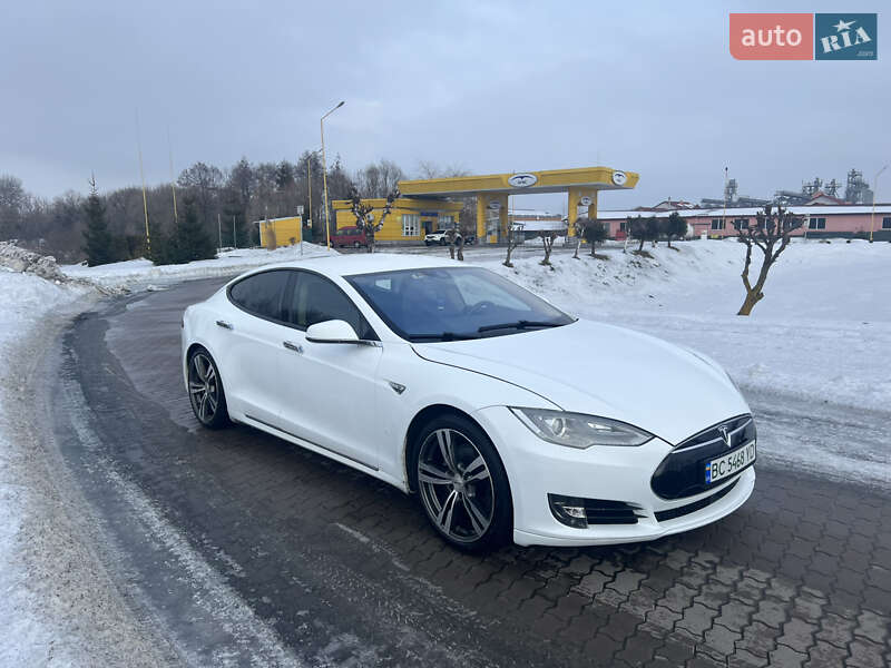 Ліфтбек Tesla Model S 2015 в Бродах