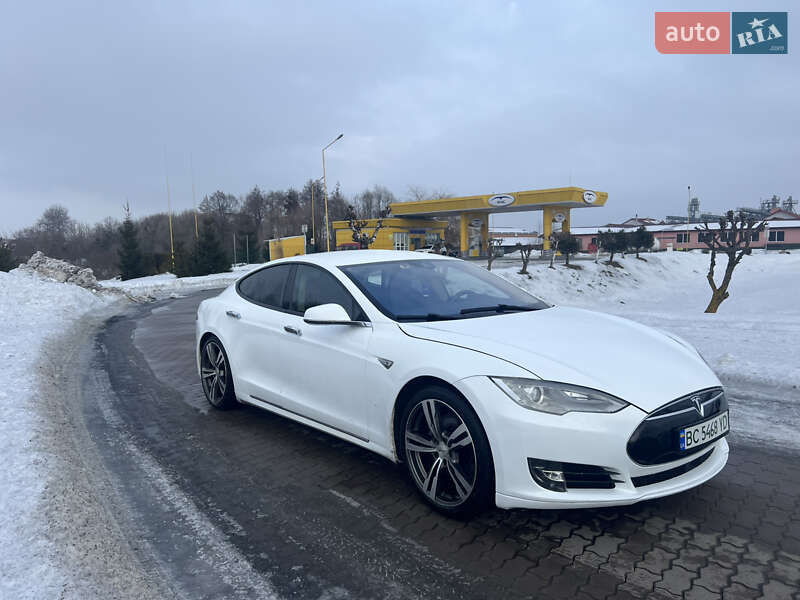 Ліфтбек Tesla Model S 2015 в Бродах