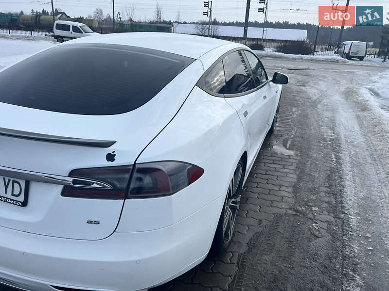 Ліфтбек Tesla Model S 2015 в Бродах