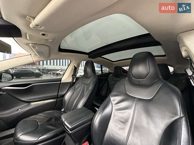 Ліфтбек Tesla Model S 2014 в Черкасах