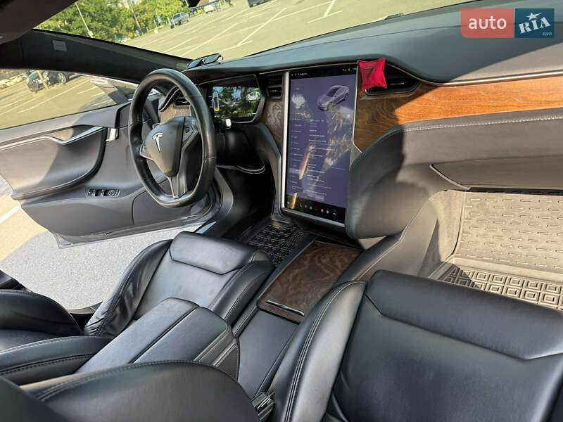Ліфтбек Tesla Model S 2019 в Києві
