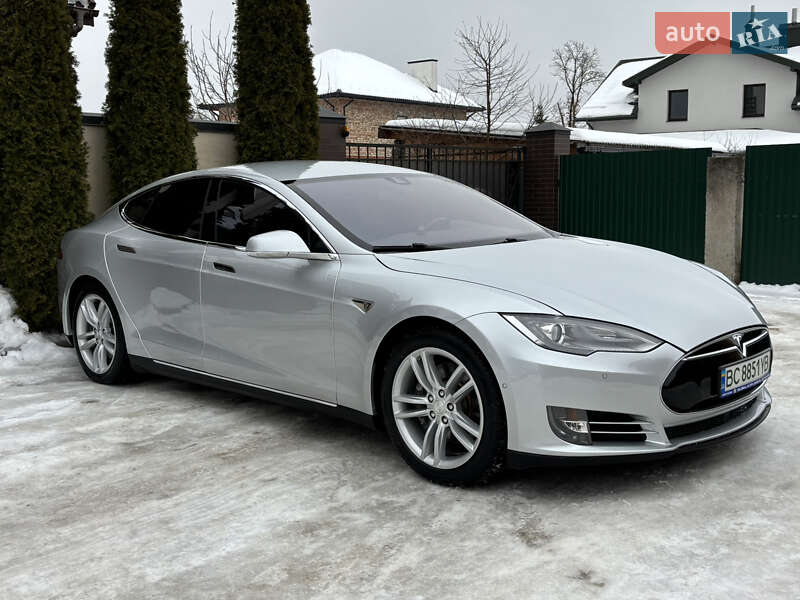 Лифтбек Tesla Model S 2015 в Львове фото 6 Лифтбек Tesla Model S 2015 в Львове