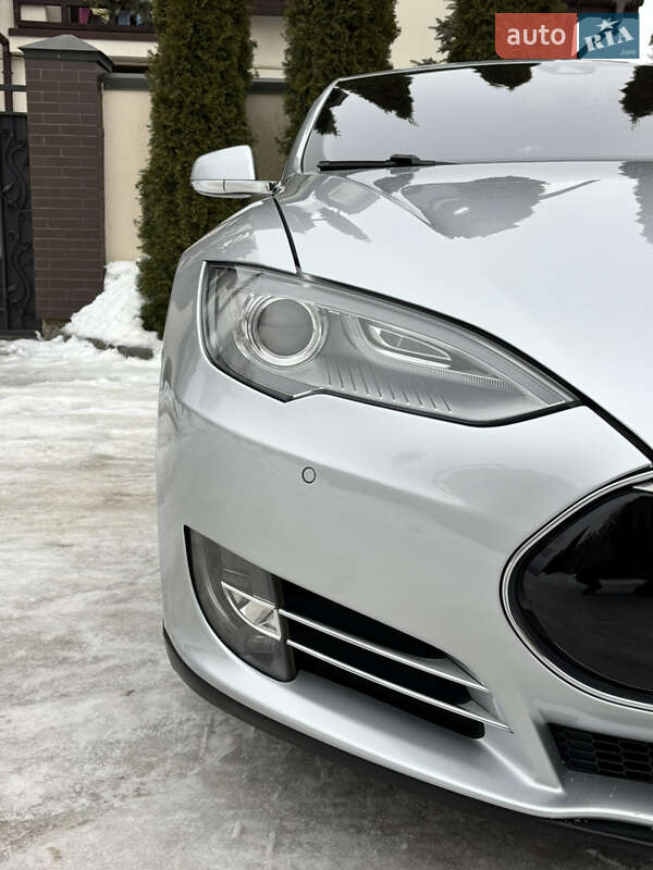 Лифтбек Tesla Model S 2015 в Львове фото 13 Лифтбек Tesla Model S 2015 в Львове
