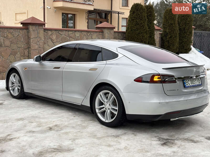 Лифтбек Tesla Model S 2015 в Львове фото 18 Лифтбек Tesla Model S 2015 в Львове