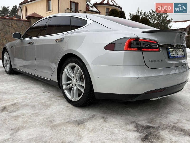 Лифтбек Tesla Model S 2015 в Львове фото 20 Лифтбек Tesla Model S 2015 в Львове