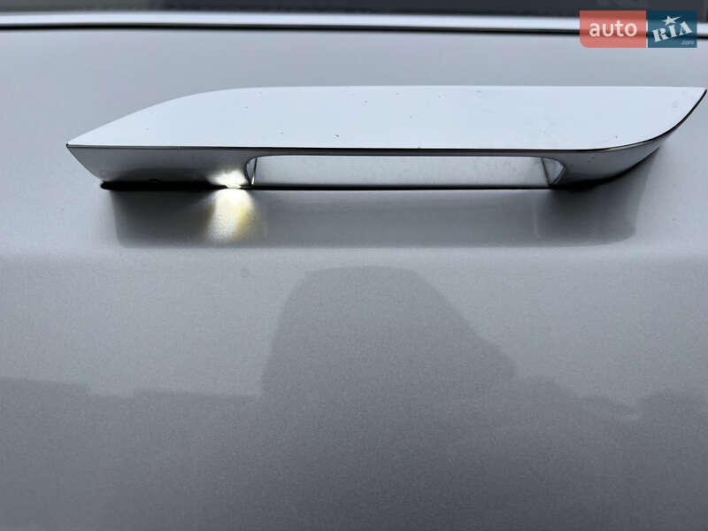 Лифтбек Tesla Model S 2015 в Львове фото 28 Лифтбек Tesla Model S 2015 в Львове