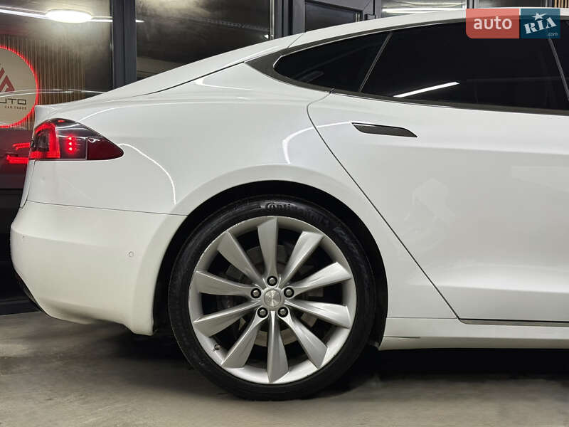 Лифтбек Tesla Model S 2016 в Одессе фото 14 Лифтбек Tesla Model S 2016 в Одессе