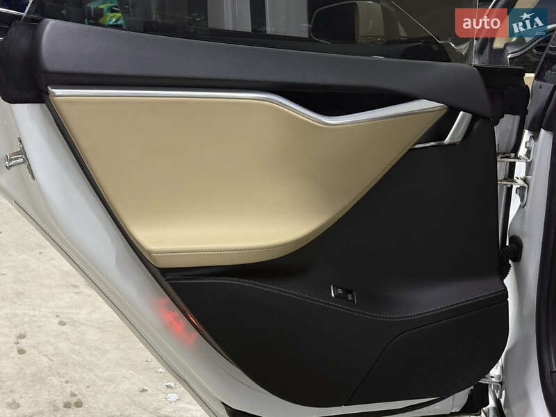 Лифтбек Tesla Model S 2016 в Одессе фото 20 Лифтбек Tesla Model S 2016 в Одессе