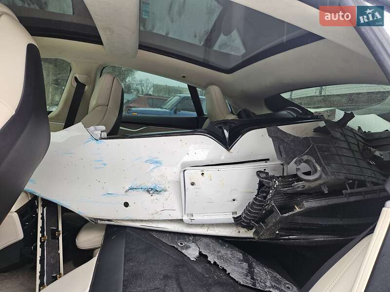 Лифтбек Tesla Model S 2018 в Днепре фото 42 Лифтбек Tesla Model S 2018 в Днепре