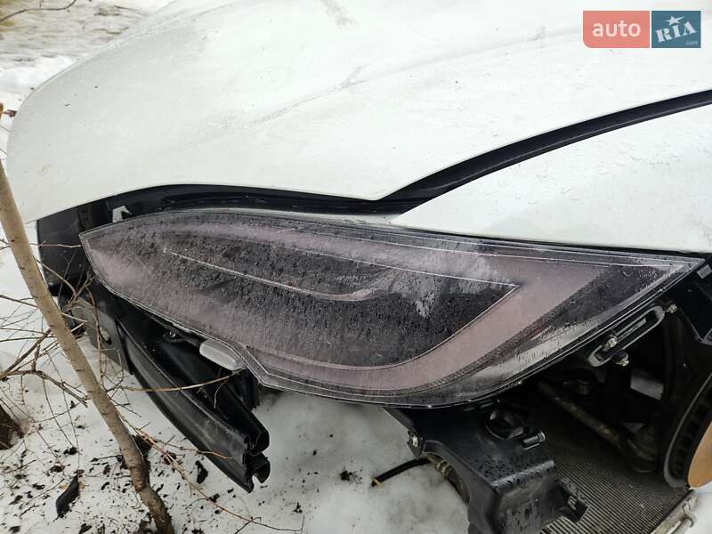 Лифтбек Tesla Model S 2018 в Днепре фото 15 Лифтбек Tesla Model S 2018 в Днепре