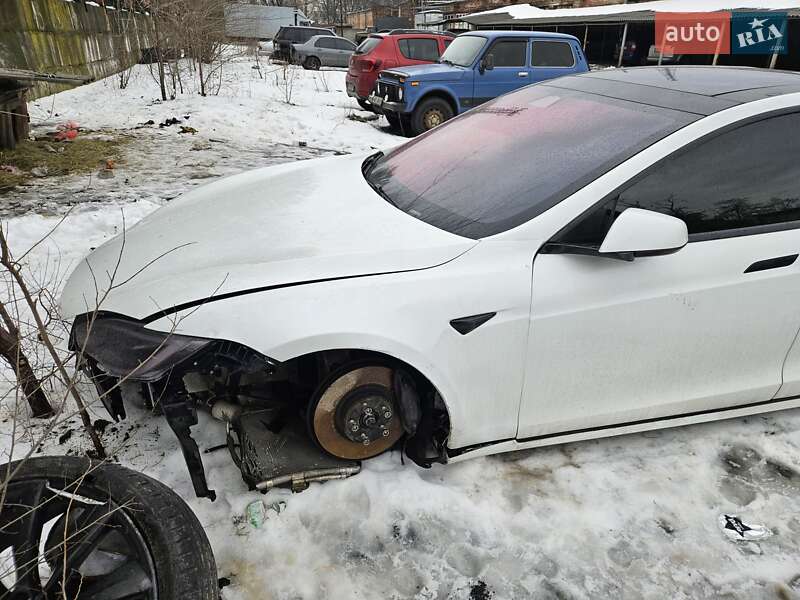 Лифтбек Tesla Model S 2018 в Днепре фото 19 Лифтбек Tesla Model S 2018 в Днепре