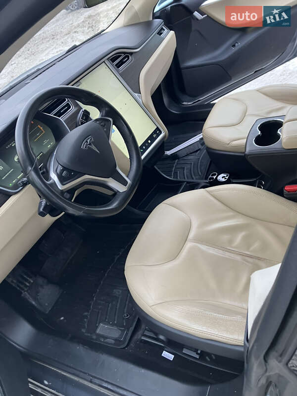 Ліфтбек Tesla Model S 2014 в Рівному