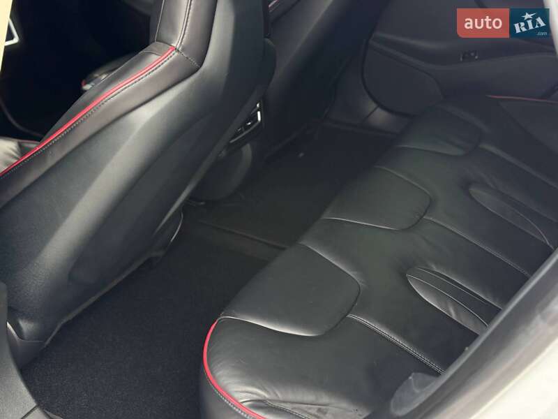 Лифтбек Tesla Model S 2013 в Запорожье