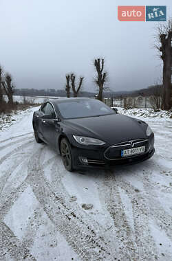 Лифтбек Tesla Model S 2016 в Ивано-Франковске