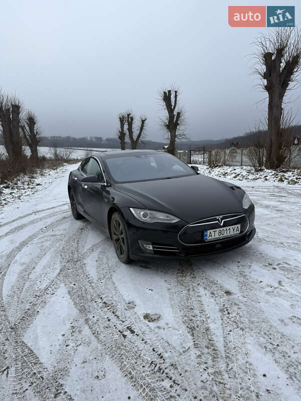 Ліфтбек Tesla Model S 2016 в Івано-Франківську
