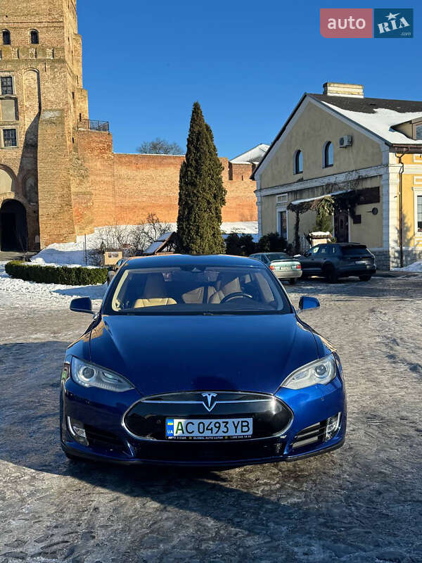 Ліфтбек Tesla Model S 2015 в Луцьку фото 2 Ліфтбек Tesla Model S 2015 в Луцьку