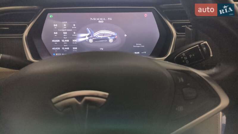 Ліфтбек Tesla Model S 2013 в Києві