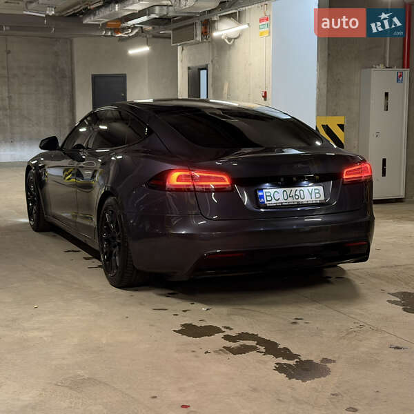 Лифтбек Tesla Model S 2023 в Львове