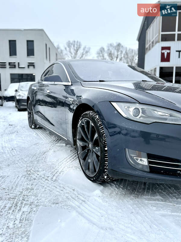 Лифтбек Tesla Model S 2014 в Виннице