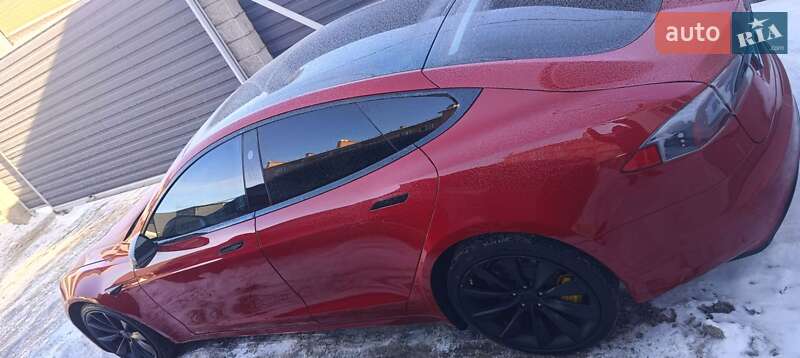 Лифтбек Tesla Model S 2021 в Киеве фото 6 Лифтбек Tesla Model S 2021 в Киеве