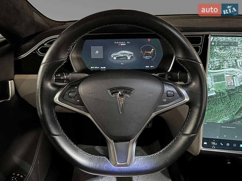 Лифтбек Tesla Model S 2015 в Луцке