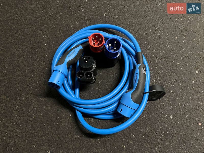 Лифтбек Tesla Model S 2015 в Луцке