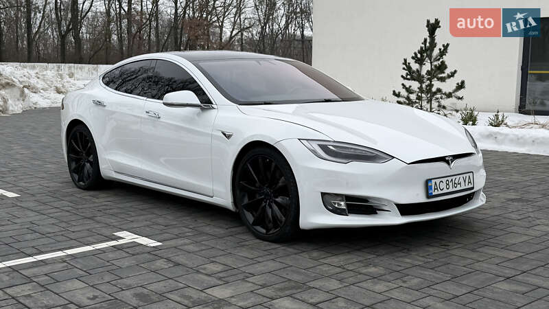 Лифтбек Tesla Model S 2017 в Луцке фото 19 Лифтбек Tesla Model S 2017 в Луцке