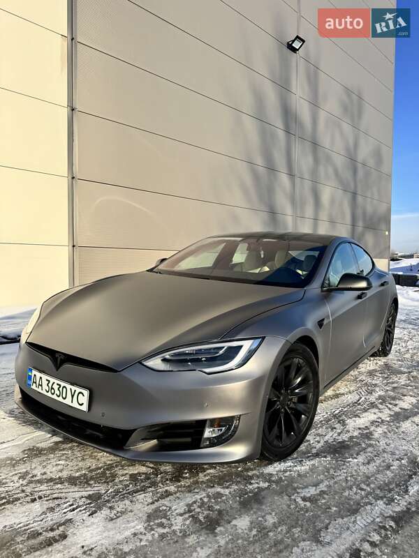 Tesla Model S 2019