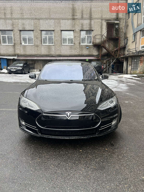 Ліфтбек Tesla Model S 2014 в Харкові фото 17 Ліфтбек Tesla Model S 2014 в Харкові