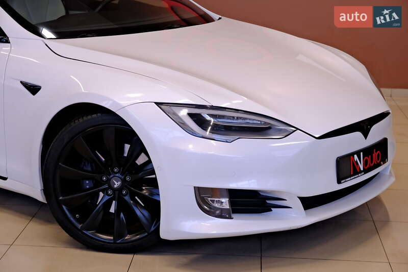 Ліфтбек Tesla Model S 2020 в Одесі