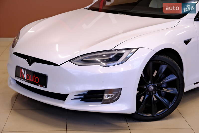 Ліфтбек Tesla Model S 2020 в Одесі