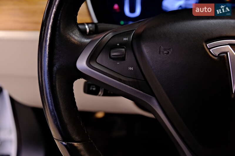 Ліфтбек Tesla Model S 2020 в Одесі