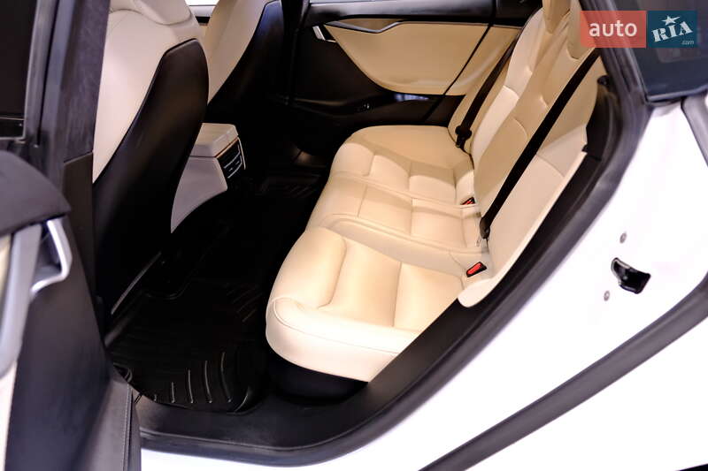 Ліфтбек Tesla Model S 2020 в Одесі