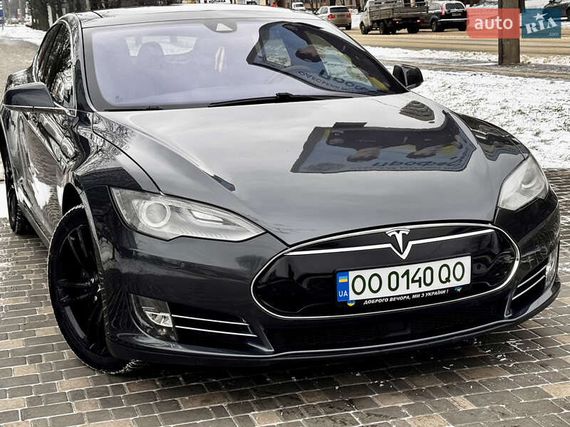 Ліфтбек Tesla Model S 2015 в Одесі